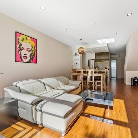 Sleek Modern Pad Next To Spark Arena Free Parking Окленд Екстер'єр фото