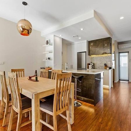 Sleek Modern Pad Next To Spark Arena Free Parking Окленд Екстер'єр фото