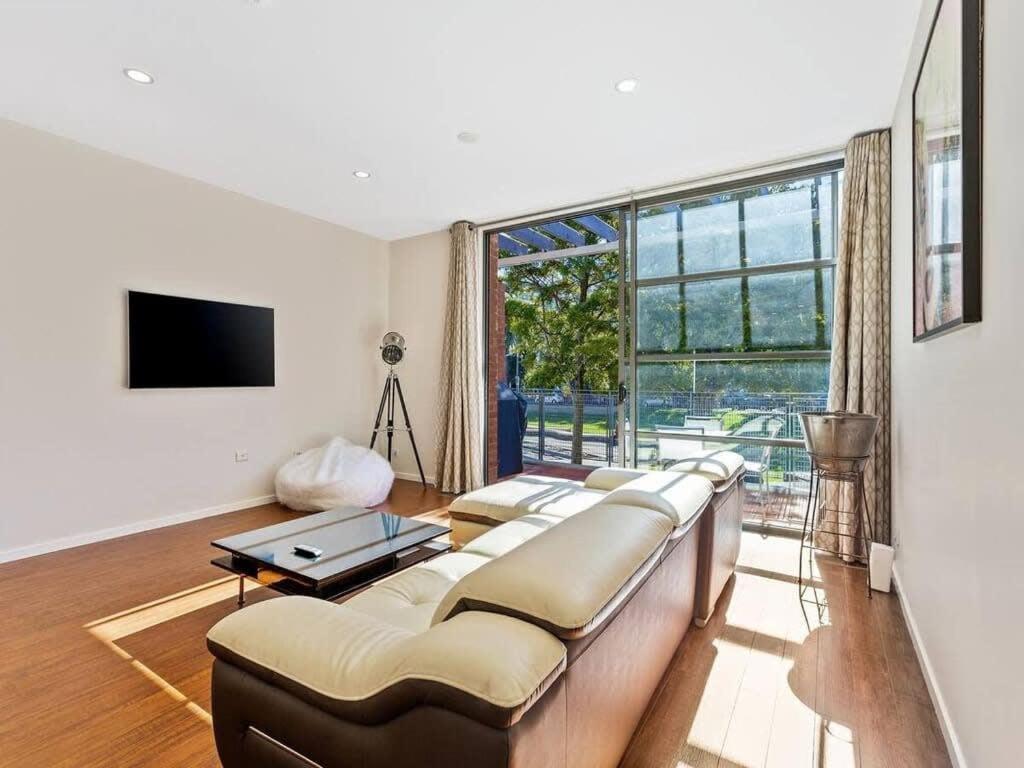 Sleek Modern Pad Next To Spark Arena Free Parking Окленд Екстер'єр фото