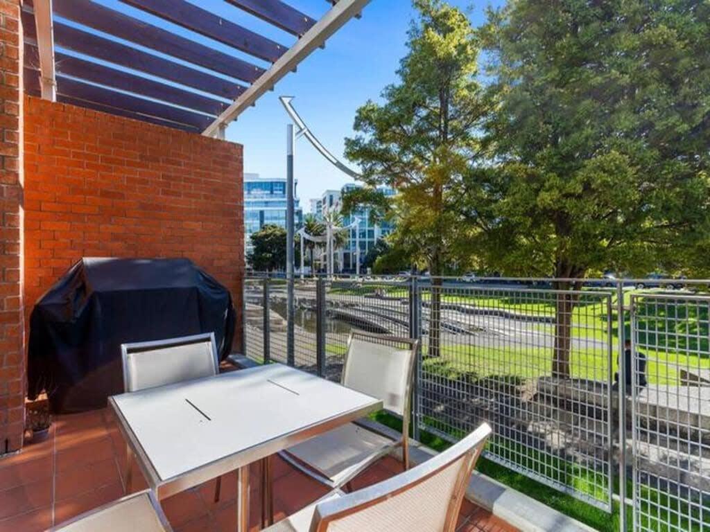 Sleek Modern Pad Next To Spark Arena Free Parking Окленд Екстер'єр фото